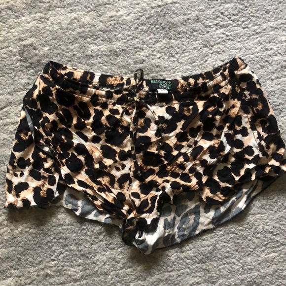 Cute leopard shorts - Picture 2 of 4